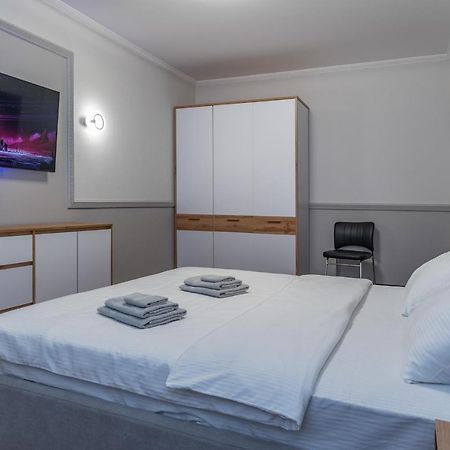 Modern 3 Bedroom Apartment Kiev Luaran gambar
