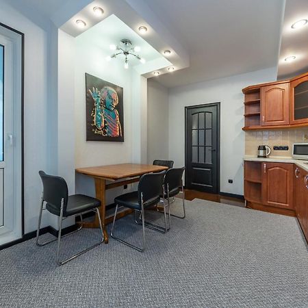 Modern 3 Bedroom Apartment Kiev Luaran gambar