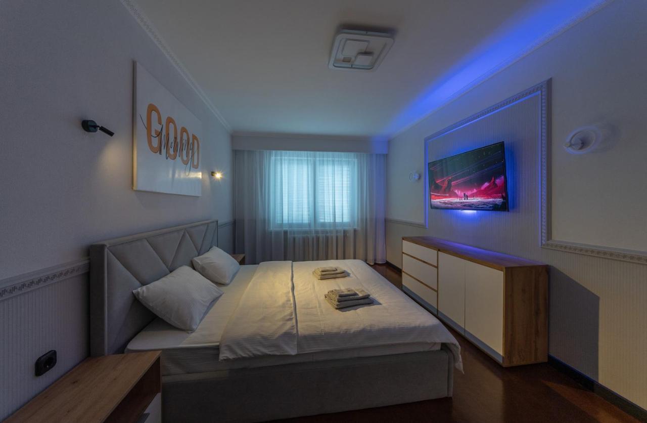 Modern 3 Bedroom Apartment Kiev Luaran gambar