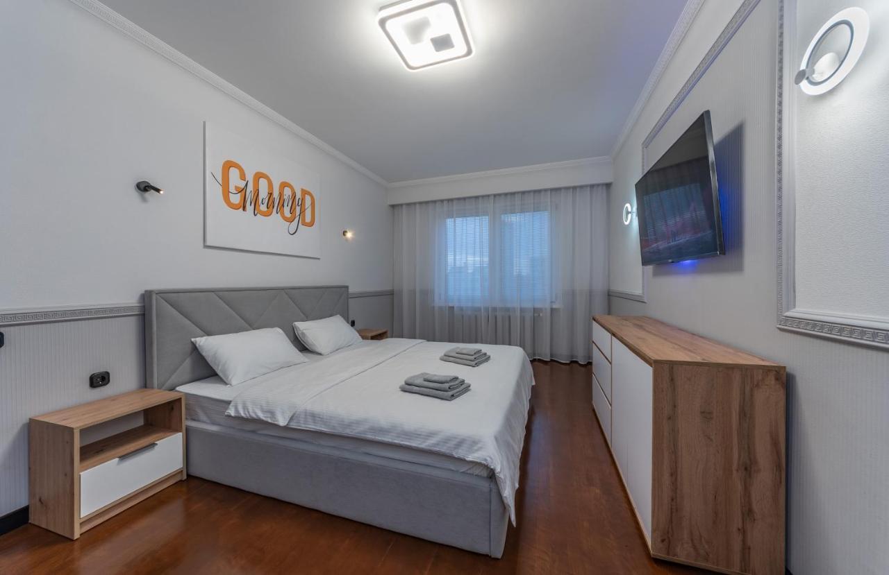 Modern 3 Bedroom Apartment Kiev Luaran gambar