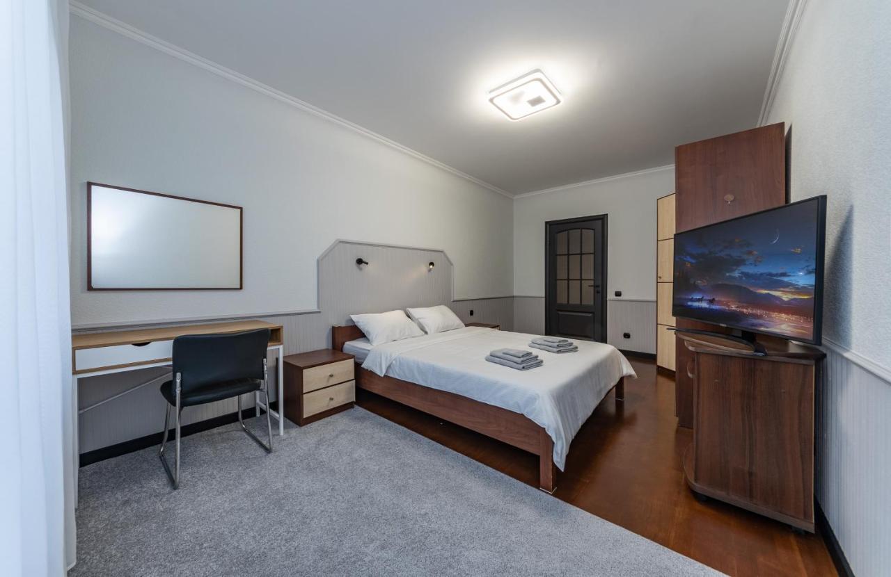 Modern 3 Bedroom Apartment Kiev Luaran gambar