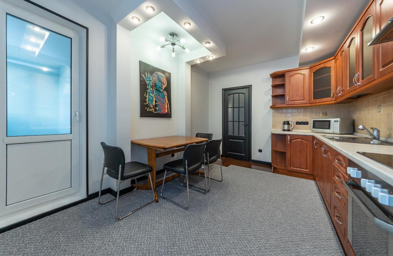 Modern 3 Bedroom Apartment Kiev Luaran gambar