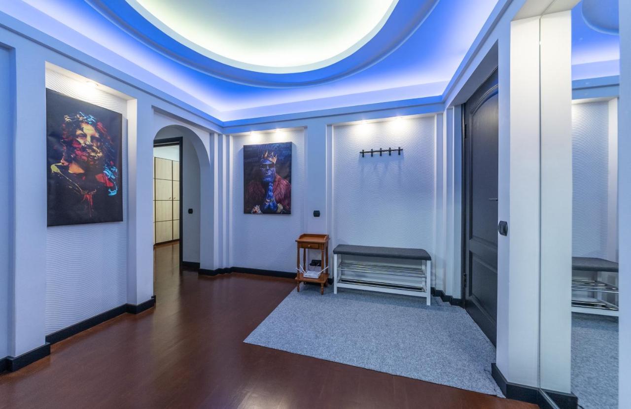 Modern 3 Bedroom Apartment Kiev Luaran gambar