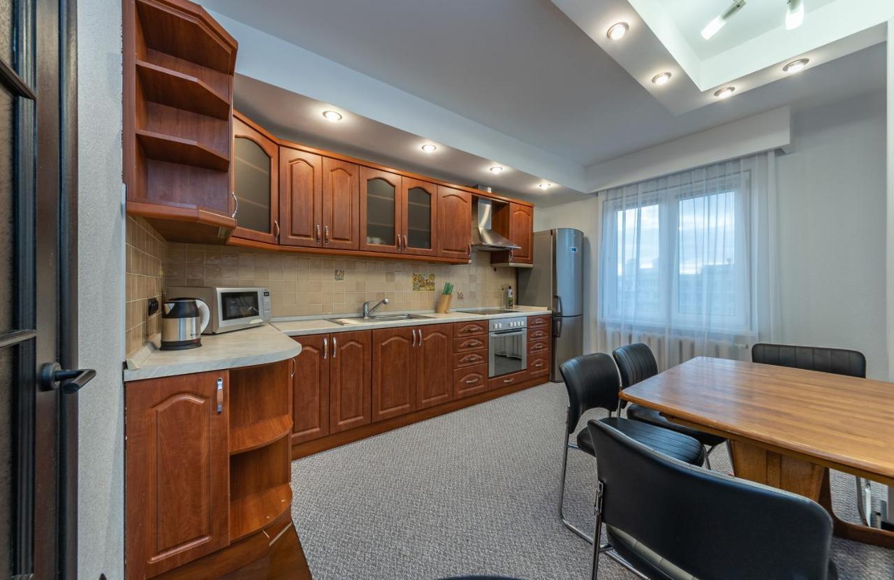Modern 3 Bedroom Apartment Kiev Luaran gambar